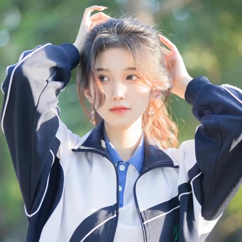 青春校园风清纯女生头像图片