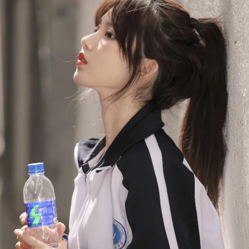 青春校园风清纯女生头像图片