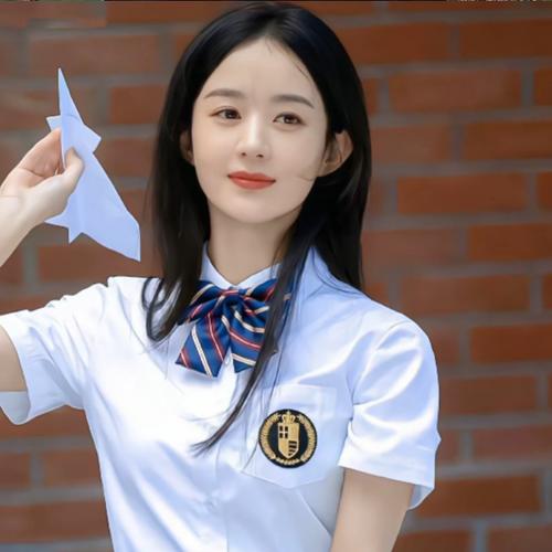 青春校园风清纯女生头像图片