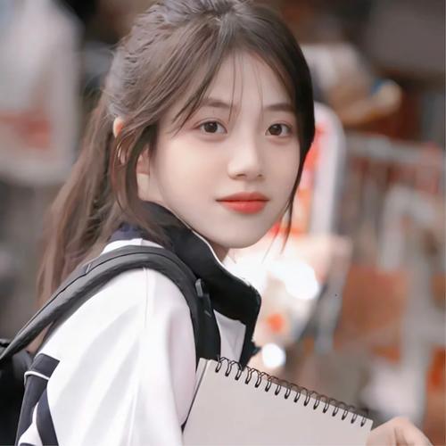 青春校园风清纯女生头像图片