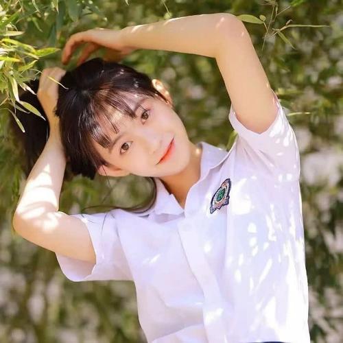 青春校园风清纯女生头像图片