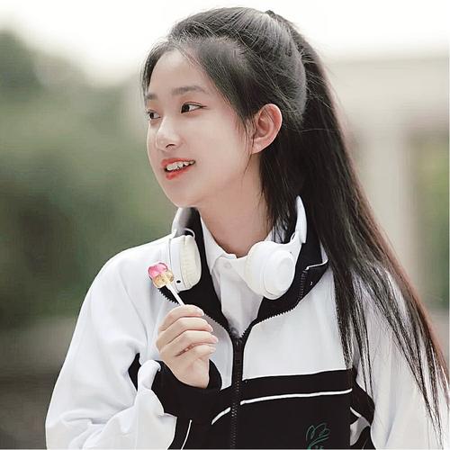 青春校园风清纯女生头像图片
