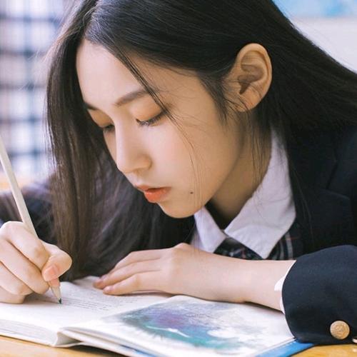 青春校园风清纯女生头像图片