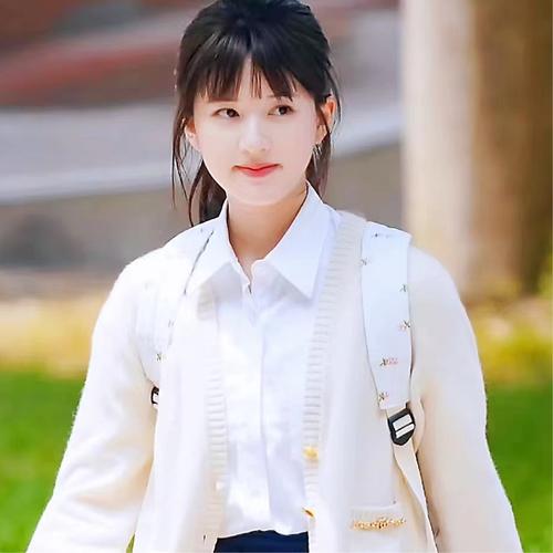 青春校园风清纯女生头像图片