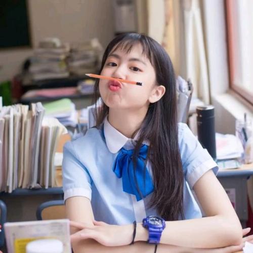 青春校园风清纯女生头像图片