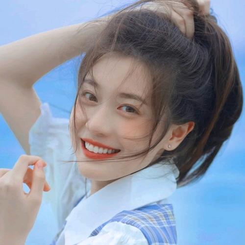 青春校园风清纯女生头像图片