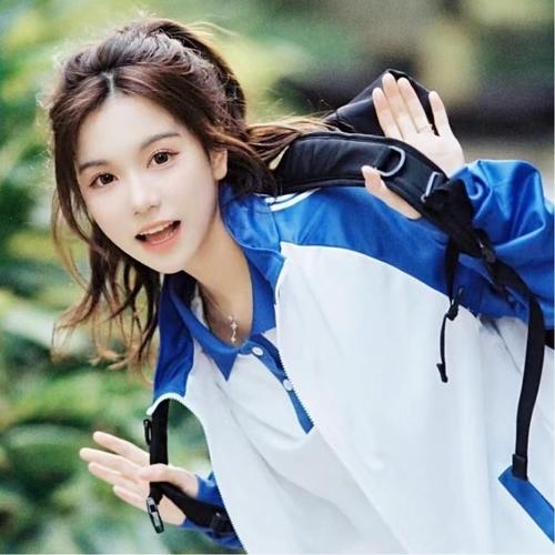 青春校园风清纯女生头像图片