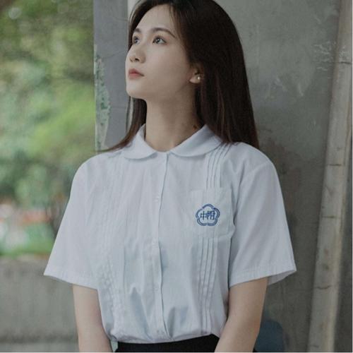 青春校园风清纯女生头像图片