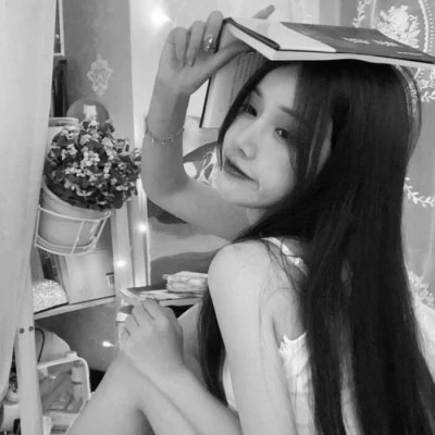 真人黑白少女风头像