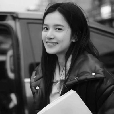 真人黑白少女风头像