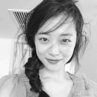 真人黑白少女风头像