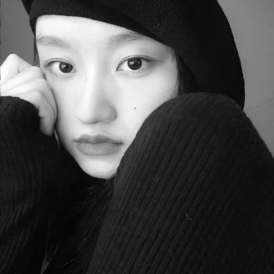 真人黑白少女风头像
