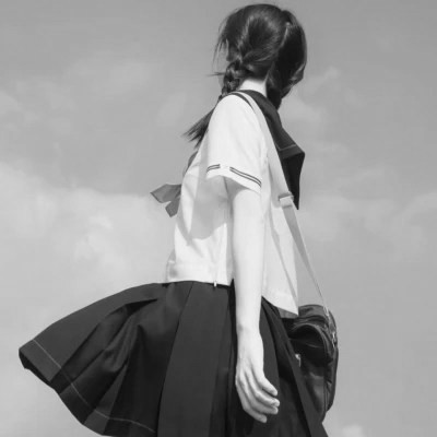 真人黑白少女风头像