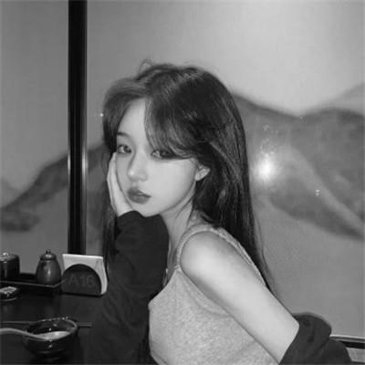 真人黑白少女风头像