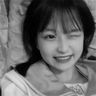 真人黑白少女风头像