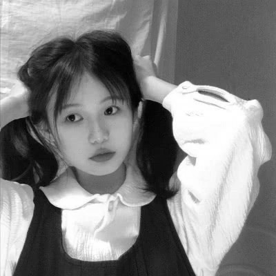 真人黑白少女风头像