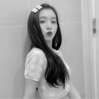 真人黑白少女风头像