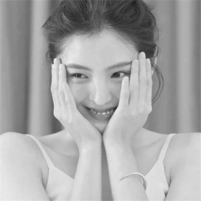 真人黑白少女风头像