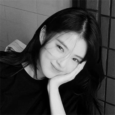 真人黑白少女风头像