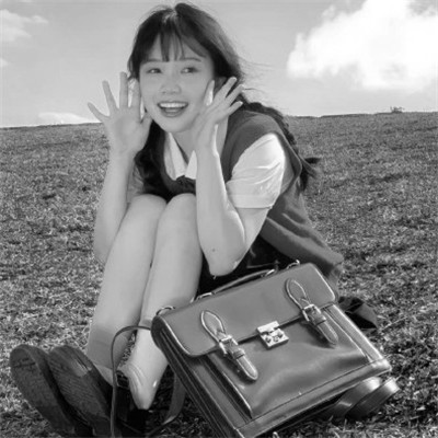 真人黑白少女风头像