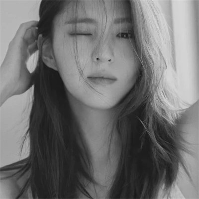 真人黑白少女风头像
