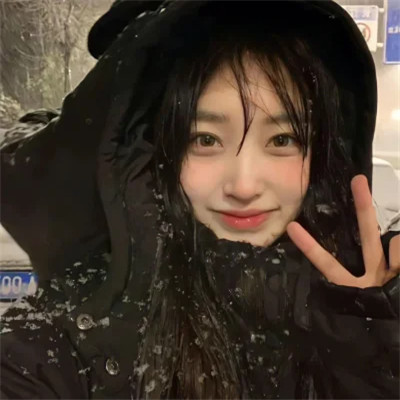 2025新款真人女生专用头像图片