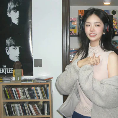 2025新款真人女生专用头像图片