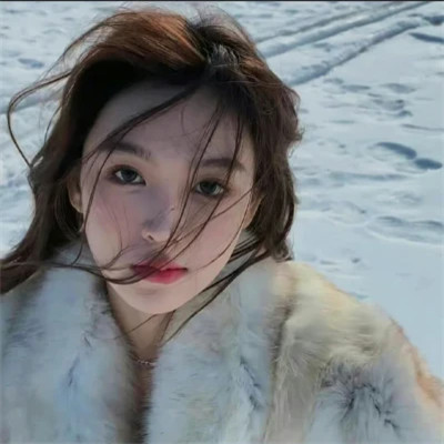 2025新款真人女生专用头像图片