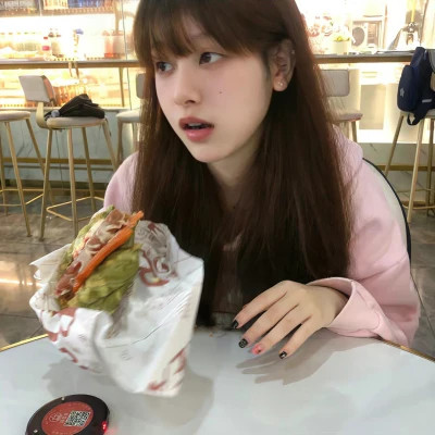 2025新款真人女生专用头像图片