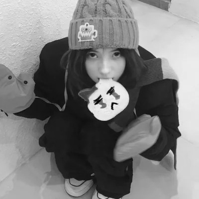 微信黑白头像专用女真人