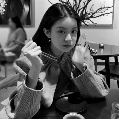 微信黑白头像专用女真人