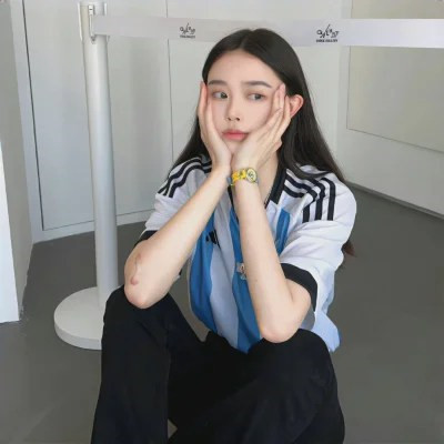 2025女生微信头像真人漂亮个性图片