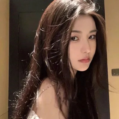 2025女生微信头像真人漂亮个性图片