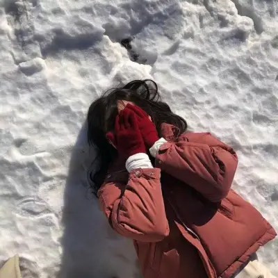 2025女生微信头像真人漂亮个性图片