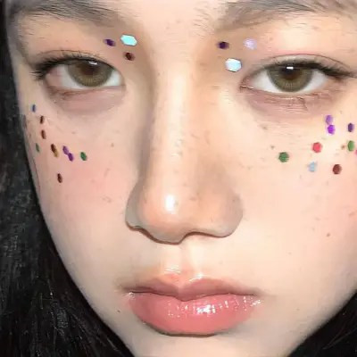 2025女生微信头像真人漂亮个性图片