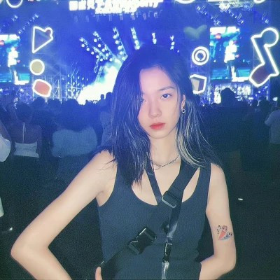 2025女生微信头像真人漂亮个性图片
