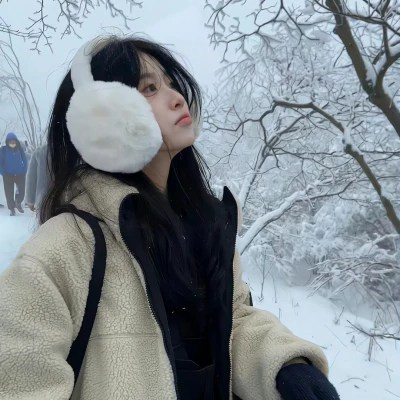 兔年头像2025女生真人