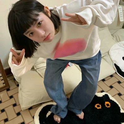 兔年头像2025女生真人