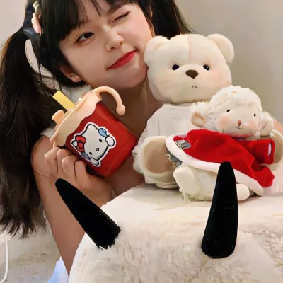 兔年头像2025女生真人