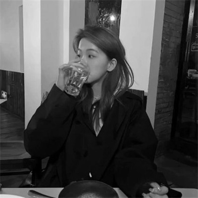 微信高清女黑白头像真人