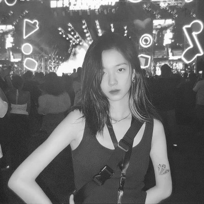 微信高清女黑白头像真人