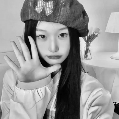 微信高清女黑白头像真人