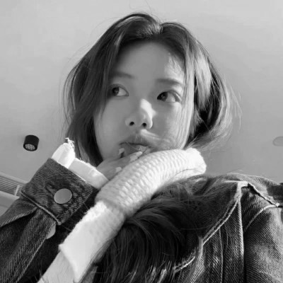 微信高清女黑白头像真人
