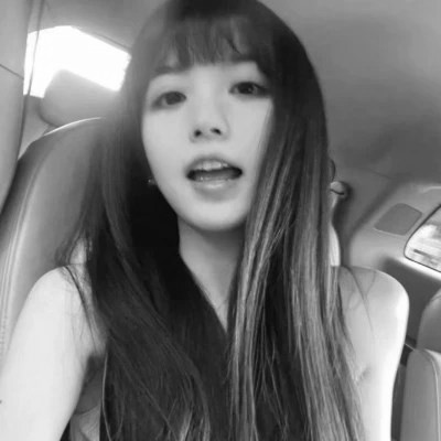 微信高清女黑白头像真人