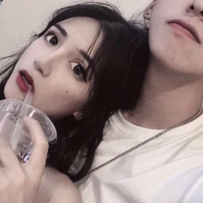 2025年最新款微信情侣头像真人