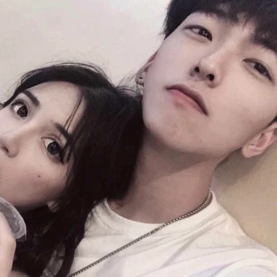 2025年最新款微信情侣头像真人