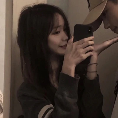 2025年最新款微信情侣头像真人