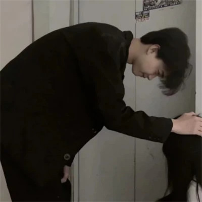 2025年最新款微信情侣头像真人