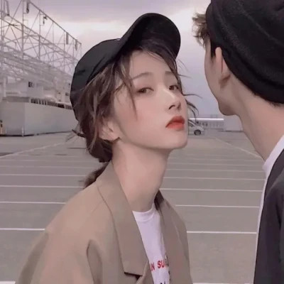 2025年最新款微信情侣头像真人