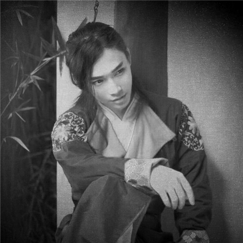 黑白古风男生头像真人